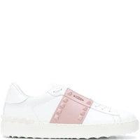 Valentino “Rockstud Pink”