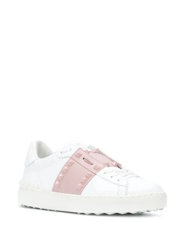 Valentino “Rockstud Pink”