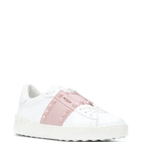 Valentino “Rockstud Pink”
