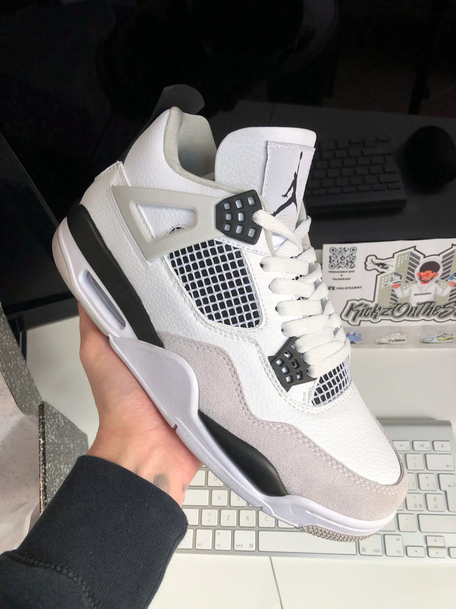 Jordan 4 “Military Black”