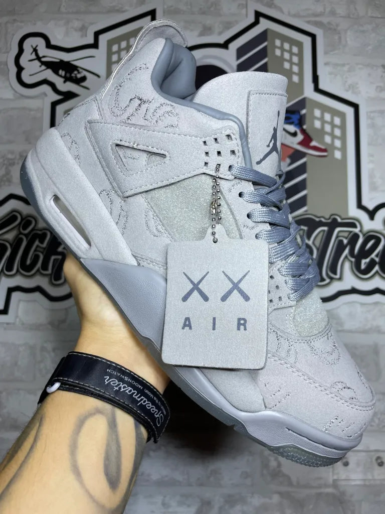 Jordan 4 “Kaws”