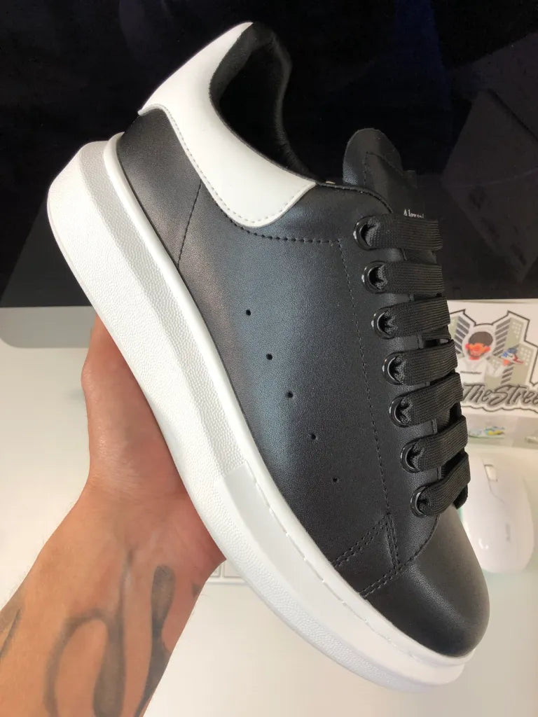 Alexander McQueen “Black and White 2”